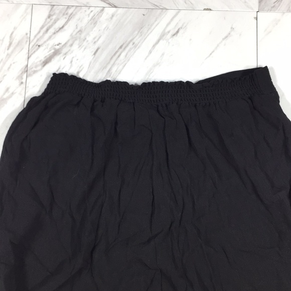 ⭐️ S MUDD BLACK BOHEMIAN CAPRI PANTS - Picture 4 of 4